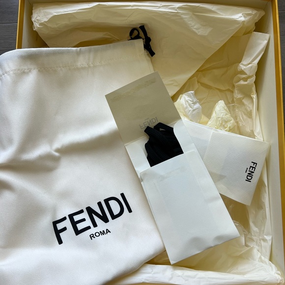 Fendi Karligraphy FF combat boots 6.5 used in great condition - Picture 14 of 16